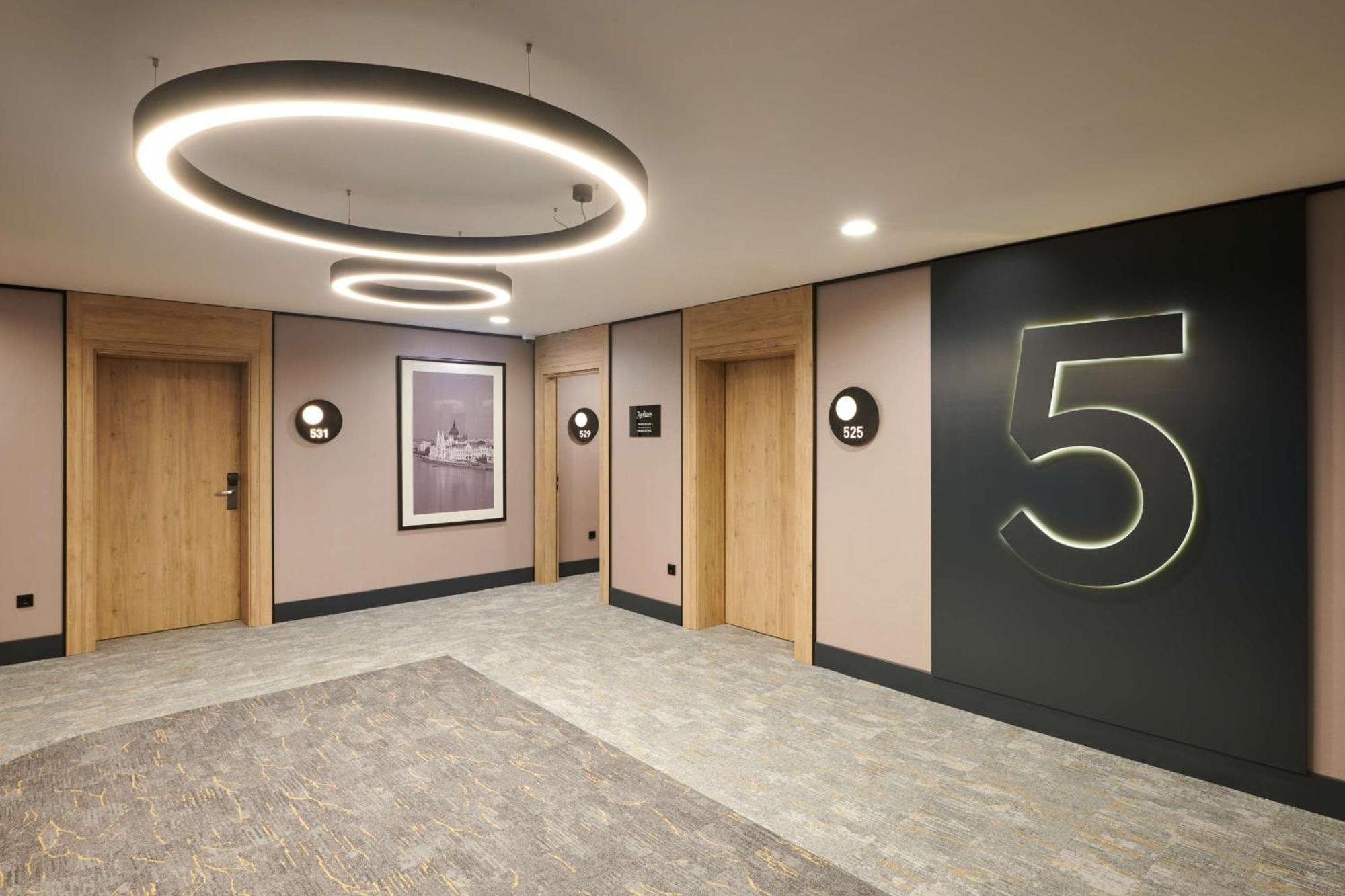 Radisson Hotel Budapest Budapart Bagian luar foto